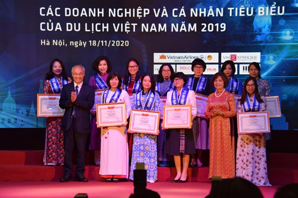 Vinh danh doanh nghiệp và cá nhân tiêu biểu của Du lịch Việt Nam - Anh 4