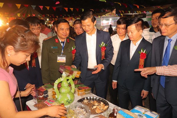 Hơn 100 gian hàng tham gia Liên hoan ẩm thực làng nghề Bắc Ninh 2020 - Anh 3