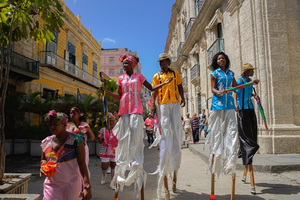 Trien lam “Cuba trong trai tim nhan dan Viet Nam” - Anh 5