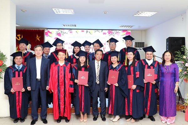 Xứng đáng là lực lượng tri thức đi đầu trong công cuộc xây dựng, phát triển văn hóa, con người Việt Nam - Anh 6