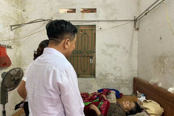 Công đoàn Khối Cơ quan tham mưu, quản lý nhà nước (Bộ VHTTDL): Thăm và tặng quà người có công với cách mạng, gia đình chính sách - Anh 3