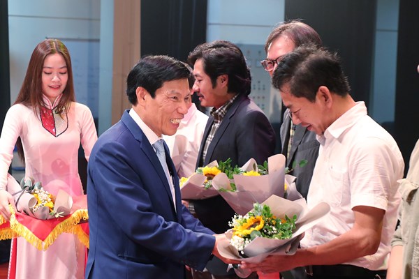 Lãnh đạo Bộ VHTTDL thăm, chúc mừng Ngày Nhà giáo Việt Nam - Anh 2