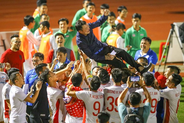 Kết thúc mùa giải 2020 thành công, V.League hướng đến mùa giải mới từ tháng 1.2021 - Anh 1