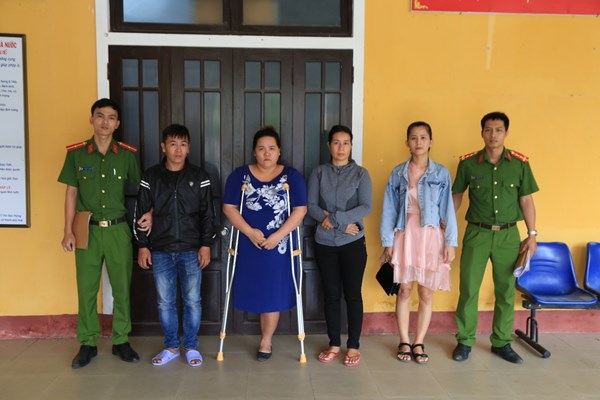 Khởi tố 4 đối tượng tham gia vụ đánh ghen kinh hoàng ở Huế - Anh 1