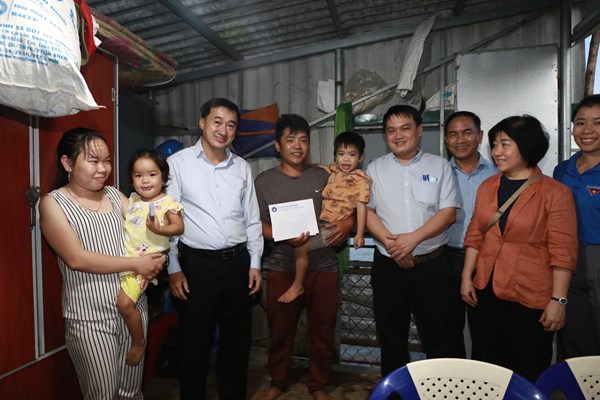 Chăm sóc sức khỏe và phục hồi sinh kế cho miền Trung sau thiên tai - Anh 2
