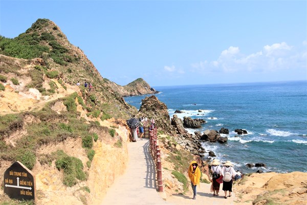 Liên kết 3 miền để phát triển du lịch bền vững - Anh 3