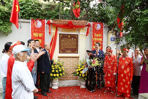 Hà Nội: Lễ gắn biển di tích cách mạng kháng chiến đình Thượng Cát - Anh 3