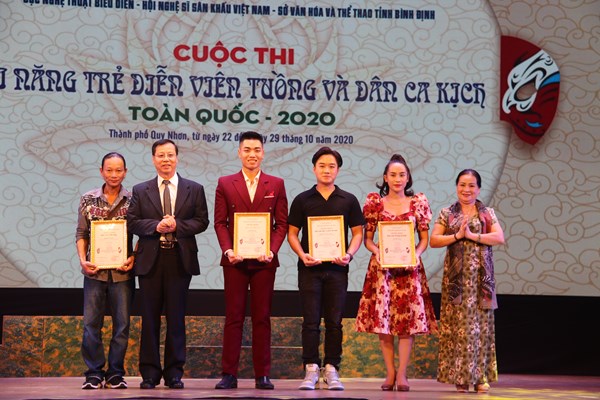 Báo động nguồn lực diễn viên nghệ thuật truyền thống (Bài 1): Nhận diện qua những cuộc thi - Anh 1