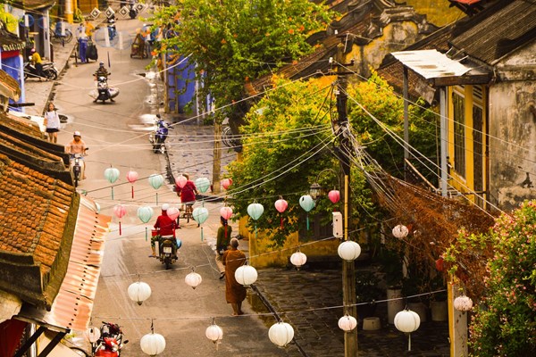 Nhiều hoạt động kỷ niệm 21 năm ngày Khu phố cổ Hội An được công nhận DSVHTG - Anh 1