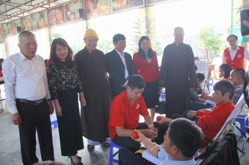 Chùa Đại Bi – ngôi chùa cổ Xứ Thanh: Điểm sáng trong hoạt động từ thiện - Anh 2