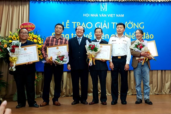 Sáng tác về biên giới, hải đảo: Ngày càng lớn mạnh - Anh 1