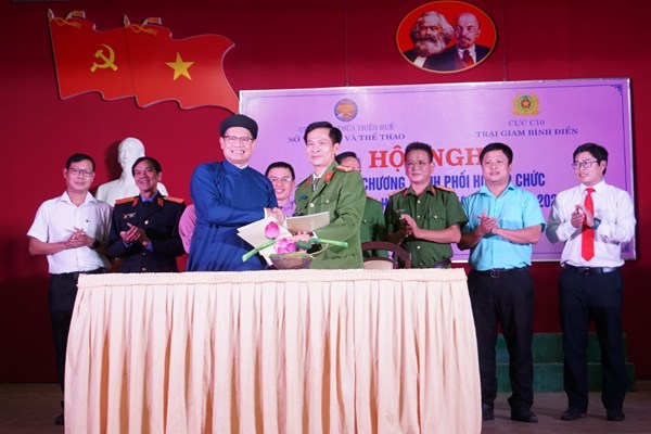 Thừa Thiên Huế: Phối hợp tổ chức các chương trình giữa ngành Văn hóa và Trại giam Bình Điền - Anh 1