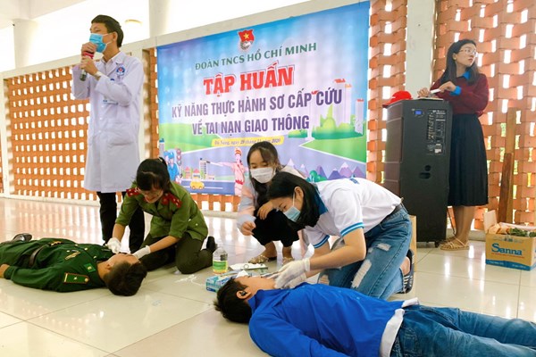 Chung tay xây dựng một môi trường giao thông an toàn, thân thiện - Anh 1