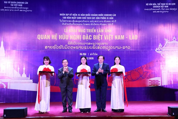 Triển lãm Quan hệ hữu nghị đặc biệt Việt Nam – Lào - Anh 1