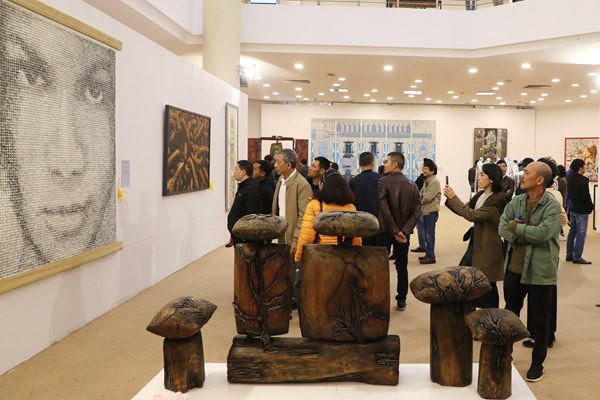 Triển lãm Mỹ thuật Việt Nam 2020:  Hiện diện chưa đủ những tên tuổi... - Anh 3