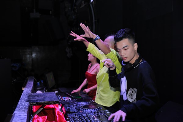 Từ bỏ nghề IT để theo đuổi ước mơ DJ - Anh 4