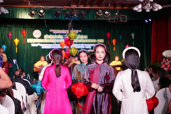 Phố cổ Hội An kỷ niệm 21 năm ngày được công nhận Di sản văn hóa thế giới - Anh 4