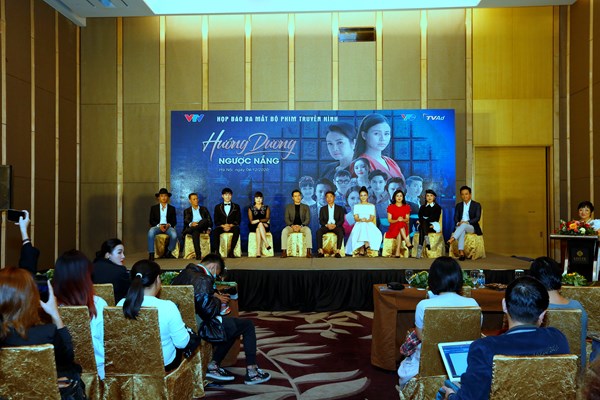 NSND Thu Hà tái xuất ấn tượng trong Hướng dương ngược nắng - Anh 2