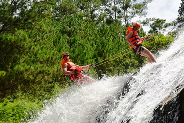 Cần siết chặt quản lý hoạt động du lịch “chui” - Anh 1