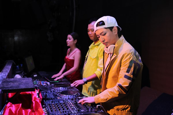 HLV Hiếu Phan nể thí sinh vừa chơi DJ vừa hát nhưng vẫn không chọn - Anh 2