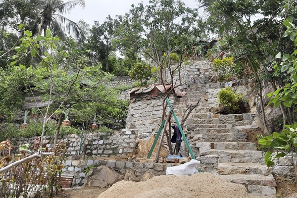 “Biệt phủ” mọc tự nhiên trong danh thắng quốc gia Ghềnh Ráng”: Xây dựng không phép lại nằm trong khu vực di tích - Anh 1