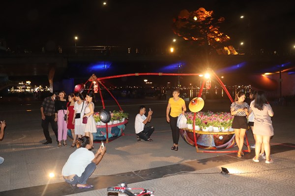 Phát triển kinh tế ban đêm tại Đà Nẵng: Có sẵn tiềm năng, chỉ cần khai thác hiệu quả - Anh 2