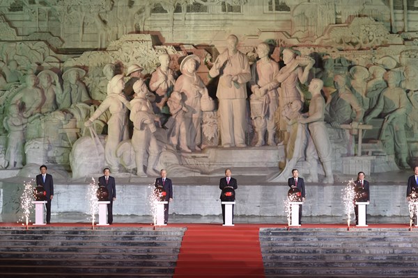 Khánh thành Tượng đài Bác Hồ với nông dân Việt Nam - Anh 1