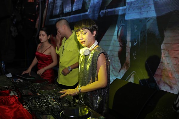 DJ Bình Mèo bỏ quyền vớt để giành thí sinh về đội mình - Anh 2