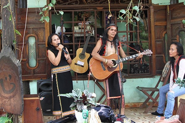 Nghệ nhân ưu tú A Biu -