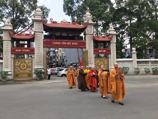 Uy nghiêm lễ chiêm bái tôn tượng Phật hoàng Trần Nhân Tông - Anh 3