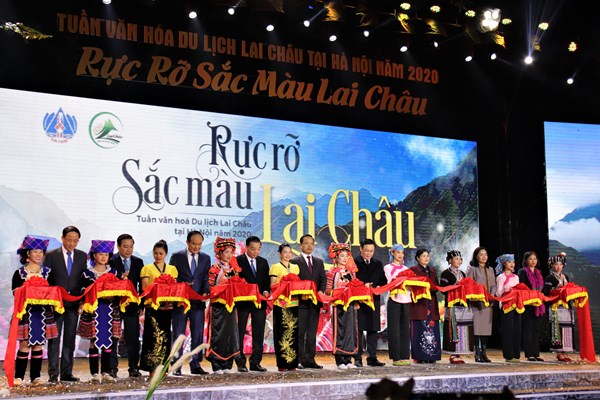 Tuần văn hóa, du lịch Lai Châu tại Hà Nội: Vẻ đẹp và màu sắc rực rỡ của Tây Bắc ở Hà Nội - Anh 1