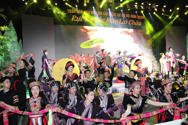 Tuần văn hóa, du lịch Lai Châu tại Hà Nội: Vẻ đẹp và màu sắc rực rỡ của Tây Bắc ở Hà Nội - Anh 8