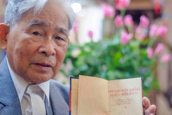 55 nam van gui tien phung dieu cho nhan vat - Anh 1