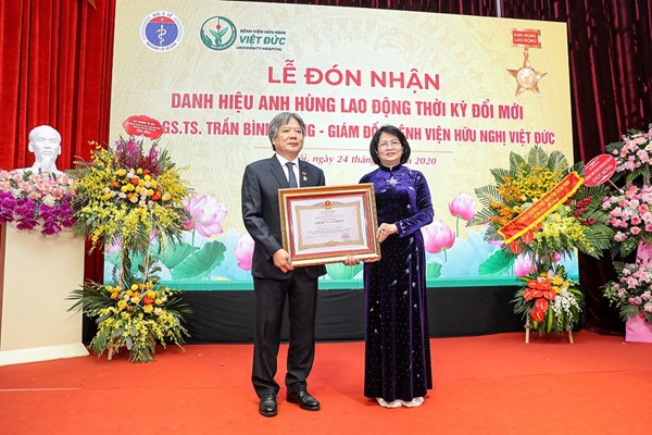 Mỗi năm, hàng chục nghìn bệnh nhân nặng được phẫu thuật thành công tại Bệnh viện Hữu nghị Việt-Đức - Anh 1