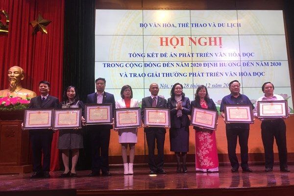 Bộ VHTTDL: Trao Giải thưởng Phát triển văn hóa đọc năm 2020 cho các tập thể, cá nhân - Anh 2