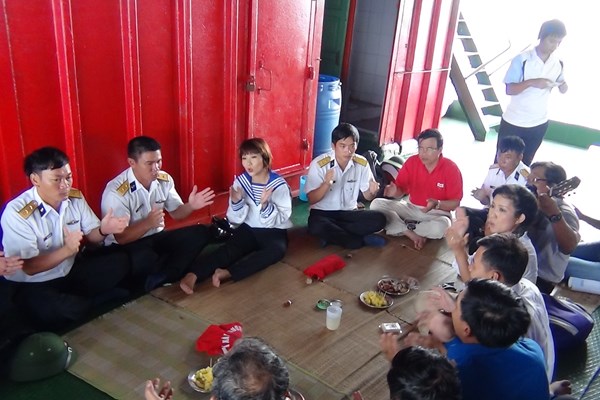 Cuộc hội ngộ cuối năm giữa biển trời Tổ quốc - Anh 2
