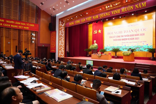 Khẩn trương tổ chức nghiên cứu, học tập, quán triệt, đưa nghị quyết Đại hội XIII của Đảng vào cuộc sống - Anh 1