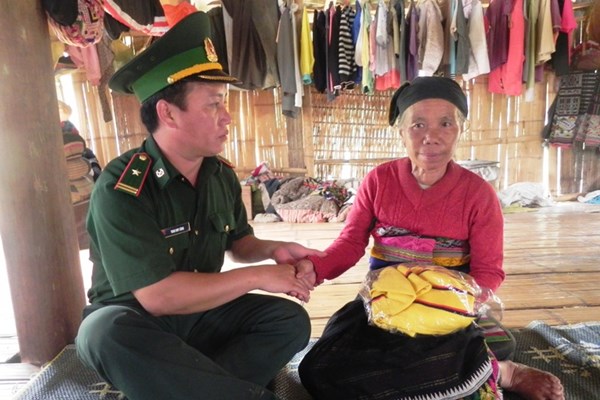 Chương trình “Đồng hành cùng phụ nữ biên cương”: Lan tỏa những tấm lòng nhân ái - Anh 1