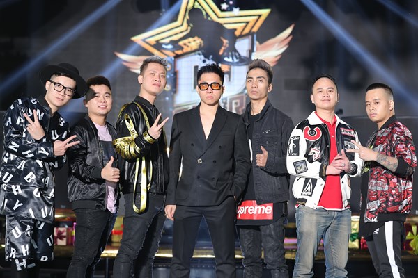 DJ Star chào 2021 bằng chủ đề nhạc cách mạng và tình yêu gia đình - Anh 2