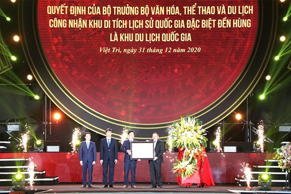 Phú Thọ đón năm mới 2021 và công bố các quyết định quan trọng - Anh 2