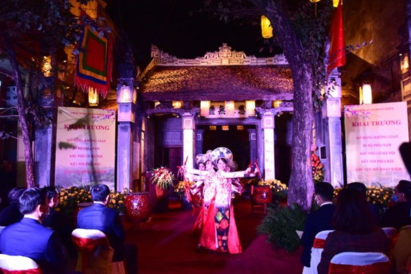 Hà Nội: Khai mạc không gian mở rộng phố đi bộ - Anh 3