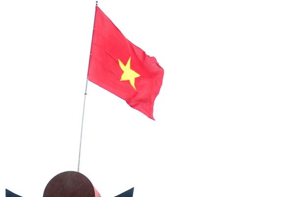 Chào cờ đầu năm ở cực Đông Tổ quốc và chào đón những vị khách đầu tiên - Anh 2