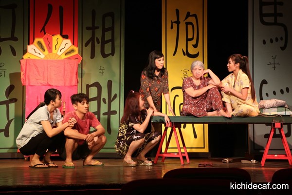 Sân khấu kịch  rộn ràng mùa Tết - Anh 1