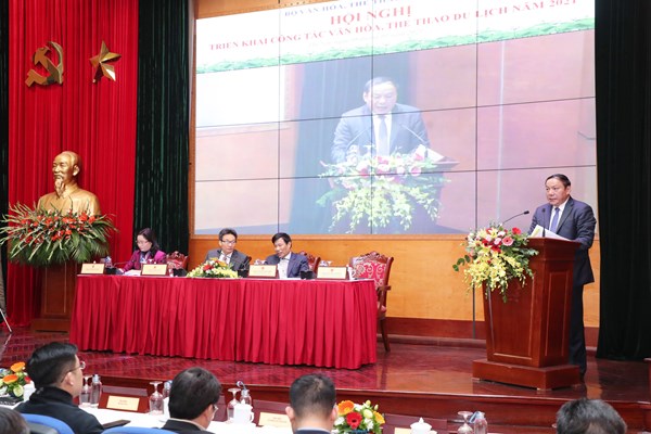 Phó Thủ tướng Vũ Đức Đam:  Những giá trị nhân văn tốt đẹp của dân tộc luôn được khơi dậy trong hoàn cảnh khó khăn nhất - Anh 5