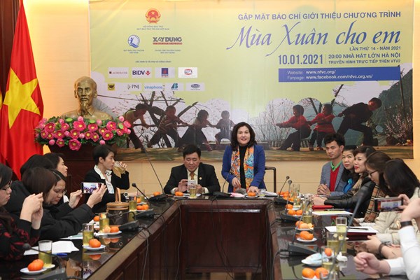 Mang Xuân đến cho em - Anh 1
