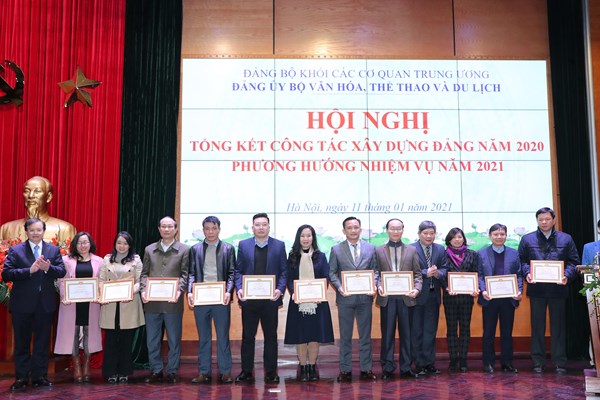 Bộ trưởng Nguyễn Ngọc Thiện: Công tác xây dựng Đảng cần quan tâm đến công tác giáo dục chính trị, tư tưởng và công tác kiểm tra giám sát cần đi sớm một bước - Anh 7