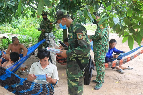 Chống dịch những ngày “cao điểm” - Anh 1