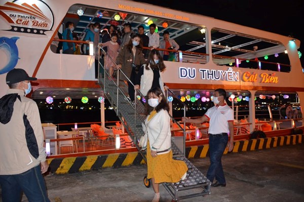 Đà Nẵng: Khởi động City tour miễn phí cho người dân và du khách - Anh 1
