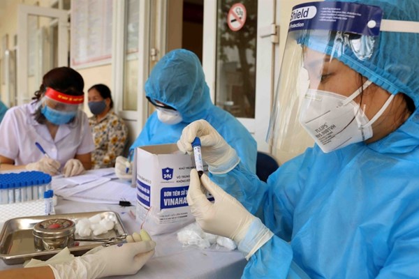 Xét nghiệm SARS-CoV-2 cho các đại biểu, phóng viên tác nghiệp tại Đại hội XIII của Đảng - Anh 1