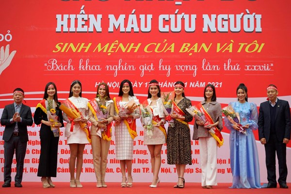 Hoa hậu, cầu thủ tham gia hiến máu tính nguyện - Anh 3